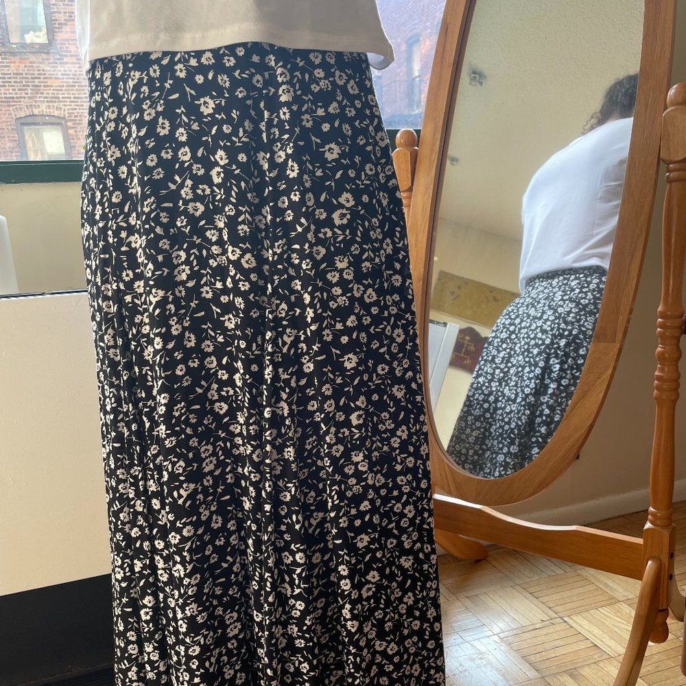 Black and White Flowy Floral Maxi Skirt